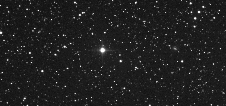 La Stella di Barnard è l'oggetto più luminoso nell'animazione, che mostra di questo essa si è spostata dal 1991 (stella a destra) al 2014 (stella a sinistra). Cliccare sull'immagine per la versione a piena risoluzione.